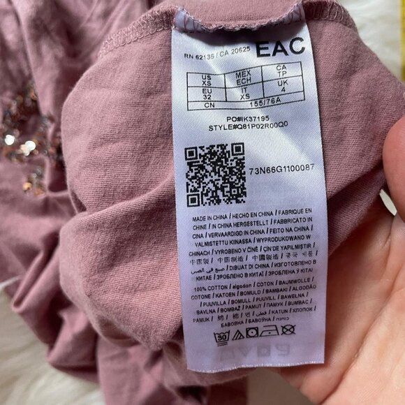 💕BUNDLE WITH SOMETHING ELSE FOR A BIGGER DISCOUNT💕Guess Sequin Spell-Out Tee - Picture 5 of 7